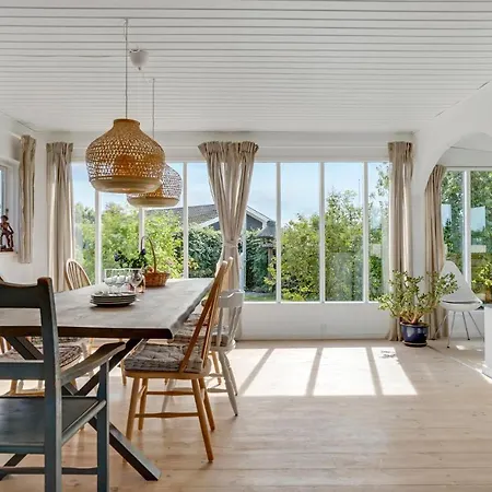 Stunning In With Kitchen Casa de Férias
