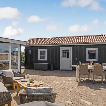 Stunning In With Kitchen Holiday home *