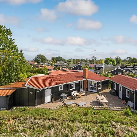 Holiday home Stunning In With Kitchen Otterup